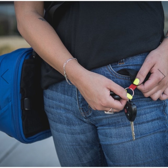 EUC Women’s Vertx Hayes High Rise Straight Cut, Size 8 - 30” inseam, Dark Wash - Picture 10 of 11